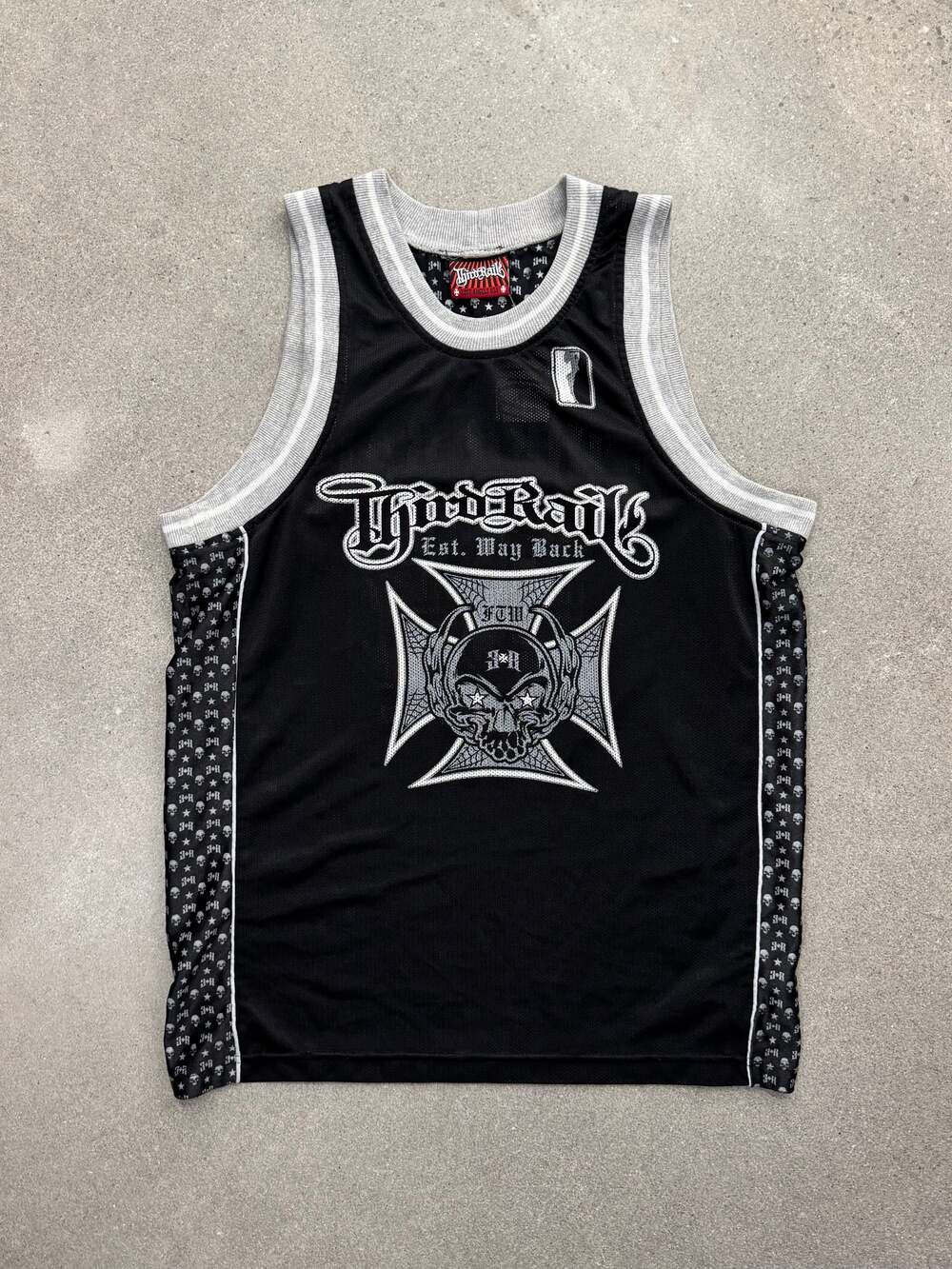 Vintage Third Rail Skull & Cross Basketball Jersey - L
